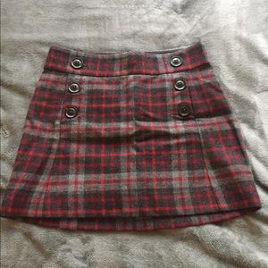 Gap skirt